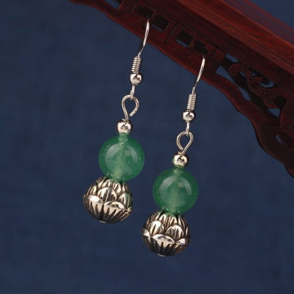 Aretes Jade Verde Flor Metálica 6mm - Image 3