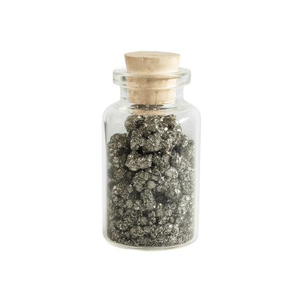botella con piedra de pirita para energía positiva