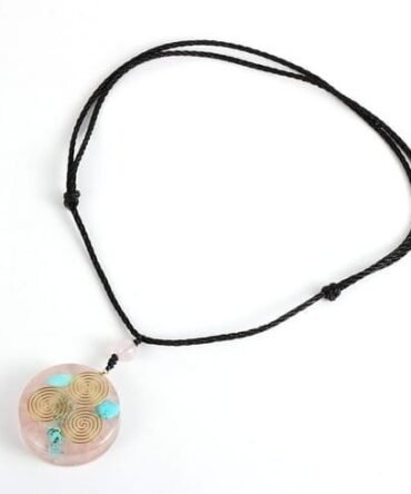 Collar Orgonita Cuarzo Rosa Espiral Trisquel